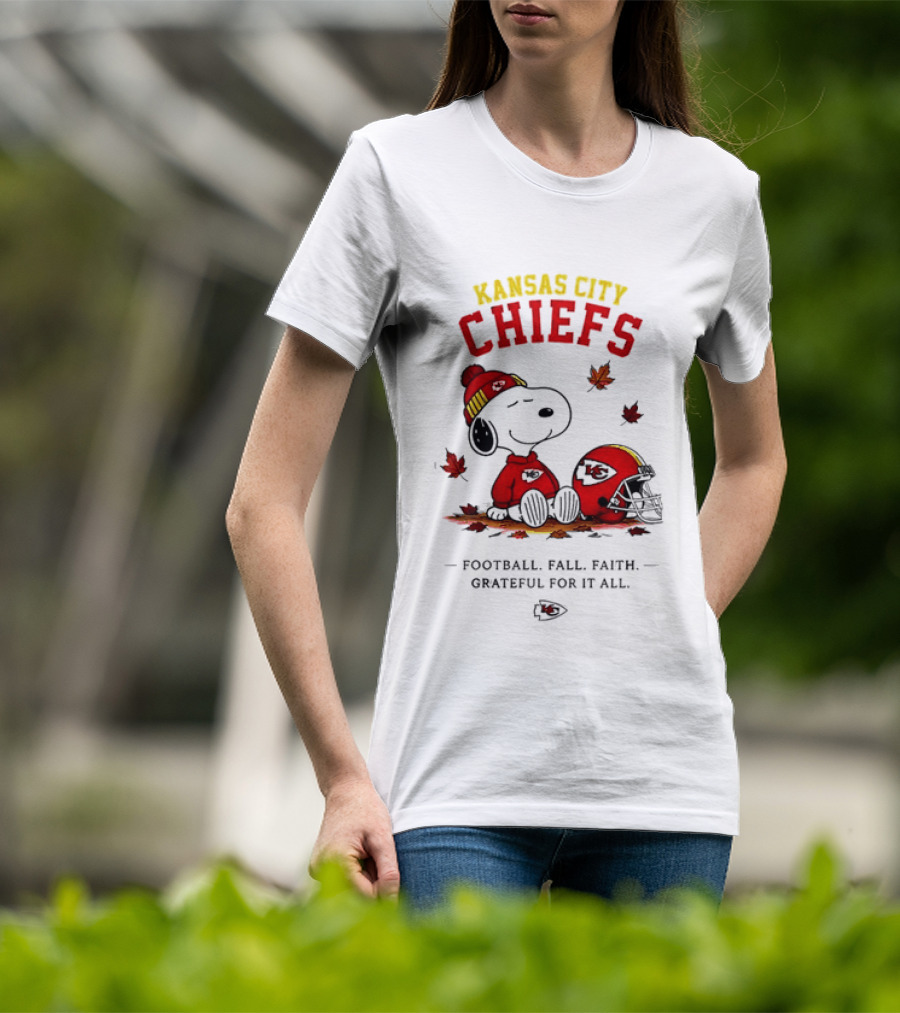 Kansas City Chiefs Snoopy Football Fall Faith Grateful For It All T-Shirt