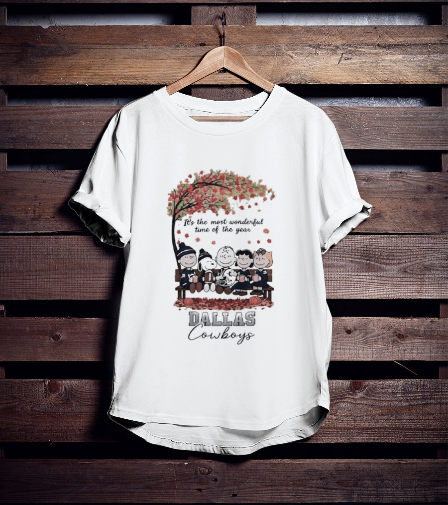 Peanuts Characters It's The Most Wonderful Time Of The Year Dallas Cowboys Autumn Scene T-Shirt