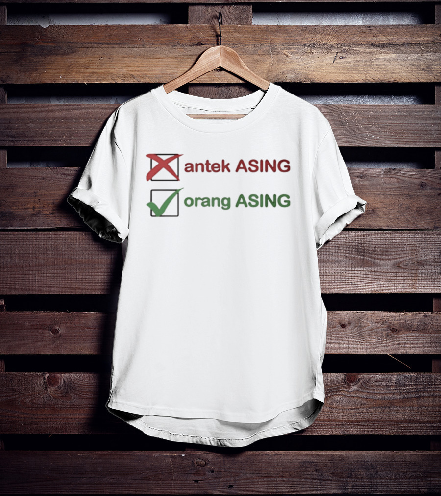 Antek ASING Orang ASING Christmas Checkmark T-Shirt