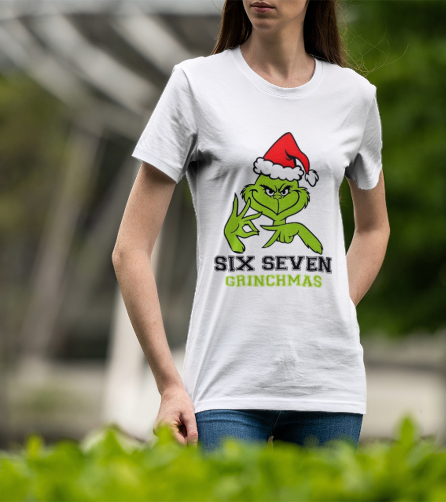 Grinch Santa Hat Six Seven Grinchmas Christmas 2025 Festive T-Shirt