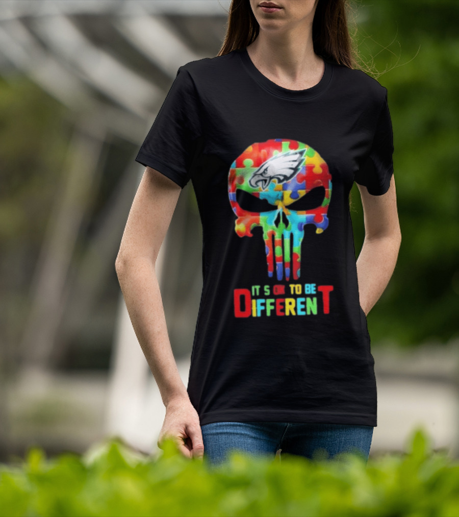 Philadelphia Eagles Skull Puzzle Autism Awareness It's Ok To Be Different T-Shirt
