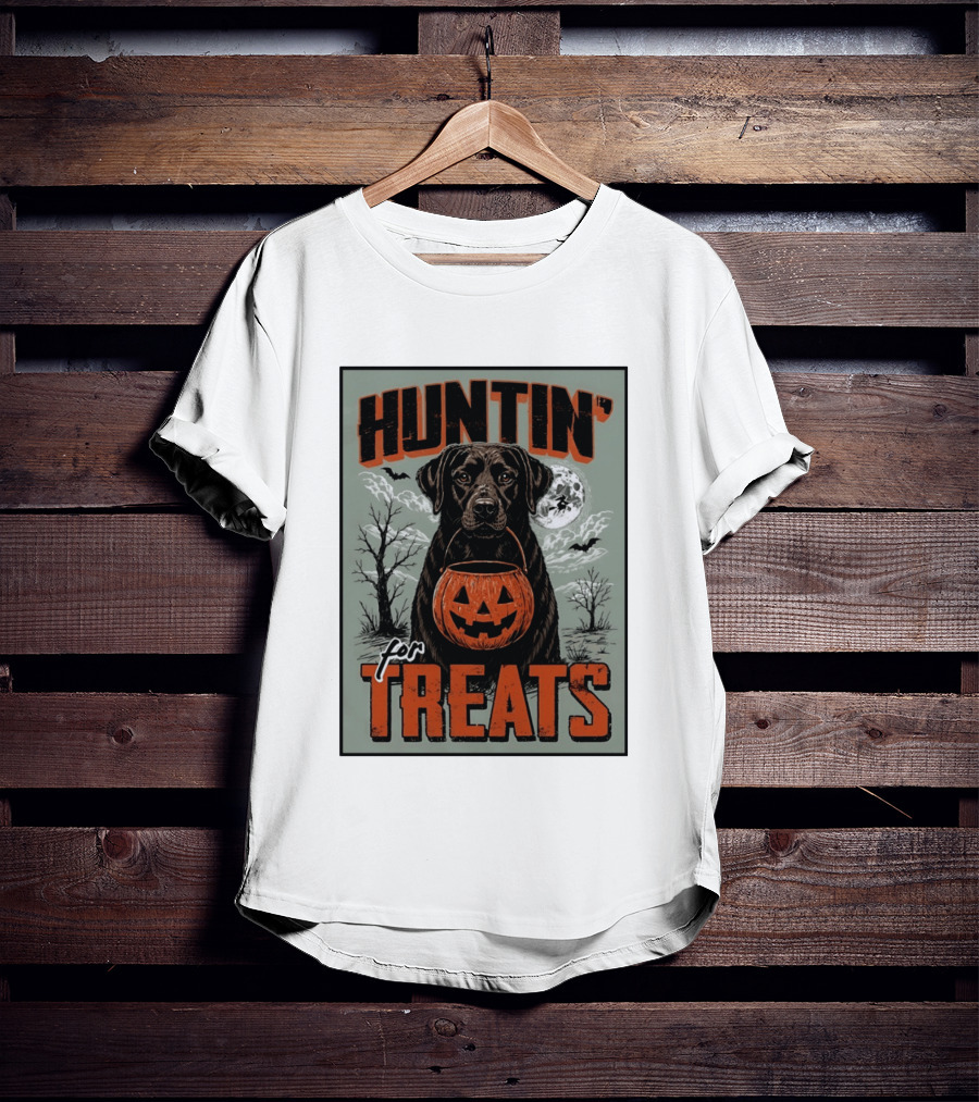 Black Labrador Huntin' For Treats Halloween Dog Moon And Jack O' Lantern T-Shirt