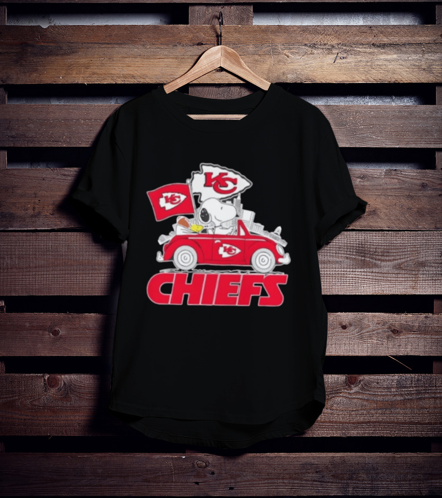 Snoopy Driving Kansas City Chiefs Car With Skyline And Flag T-Shirt