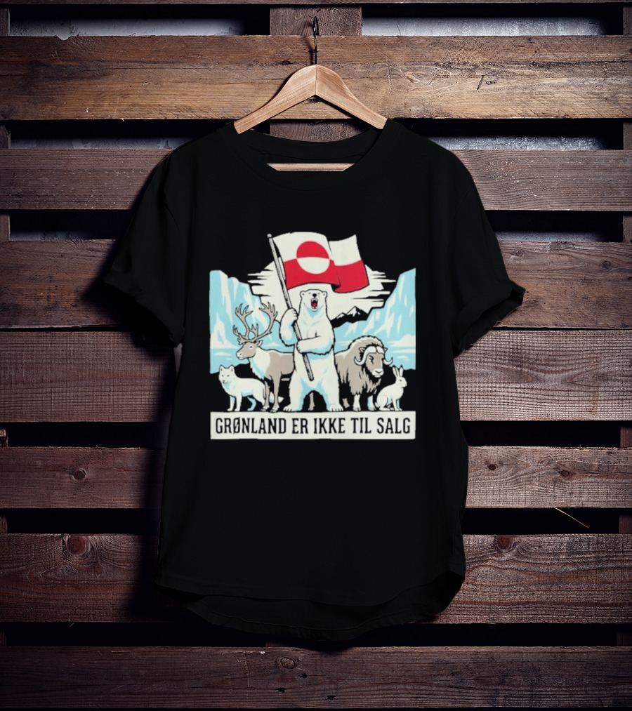 Grønland Er Ikke Til Salg Polar Bear Flag Reindeer Musk Ox Arctic Wildlife T-Shirt