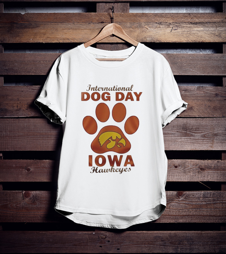 International Dog Day Iowa Hawkeyes Paw Print T-Shirt