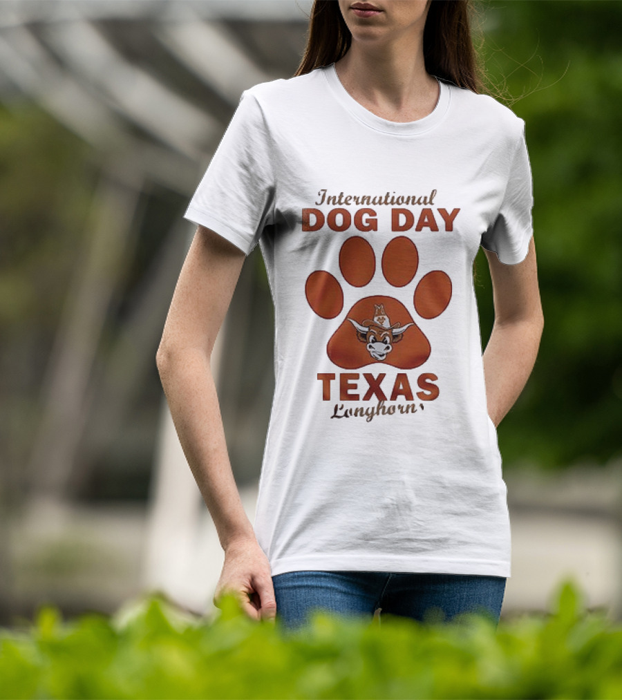 International Dog Day Texas Longhorns Paw Print T-Shirt
