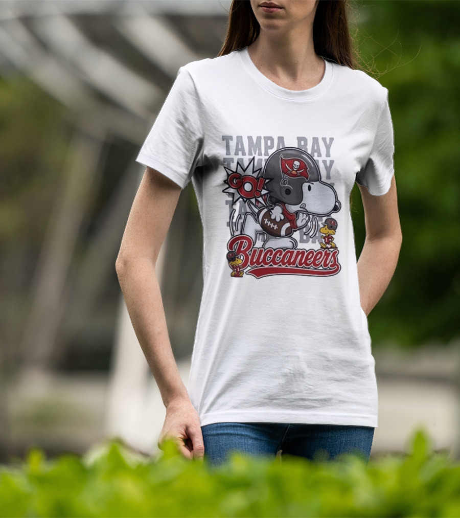 Tampa Bay Buccaneers Go Snoopy Football Peanuts Huddle T-Shirt