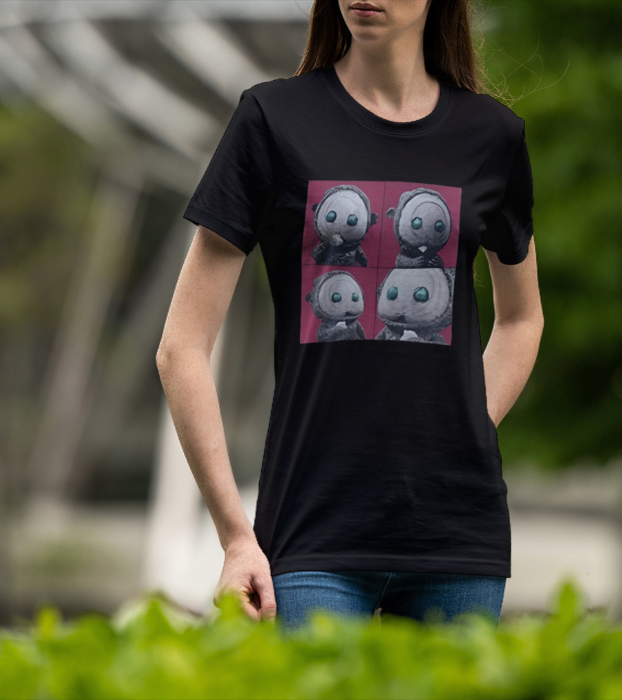 The East Palace Kkeomeoksali Cute Character Art Quadrant T-Shirt