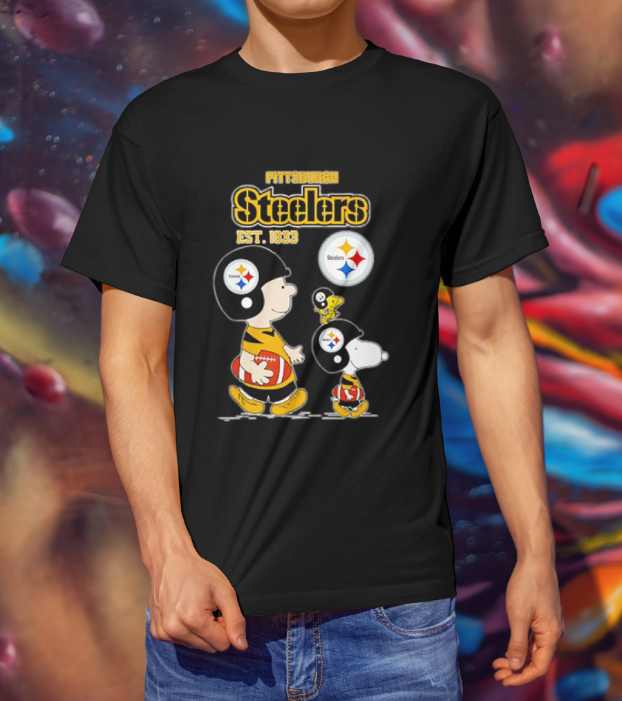 Pittsburgh Steelers Peanuts Charlie Brown Snoopy Football Est 1933 T-Shirt