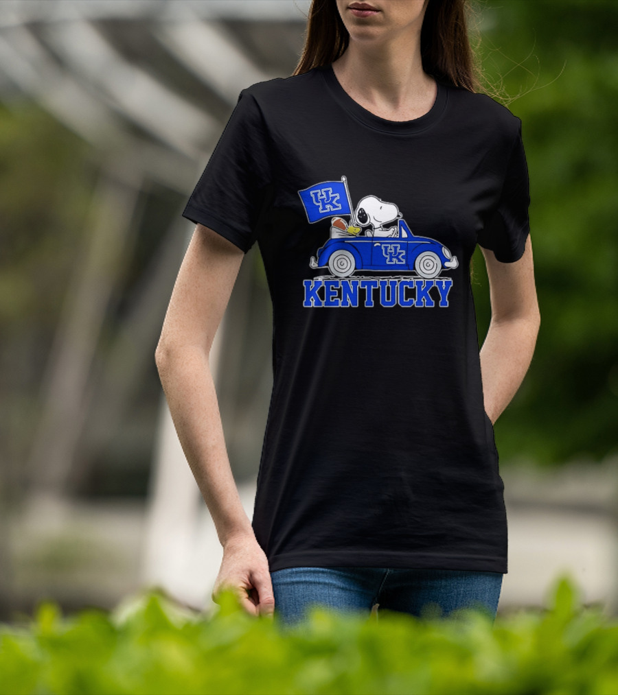 UK Wildcats Snoopy Driving Car With Kentucky Banner T-Shirt