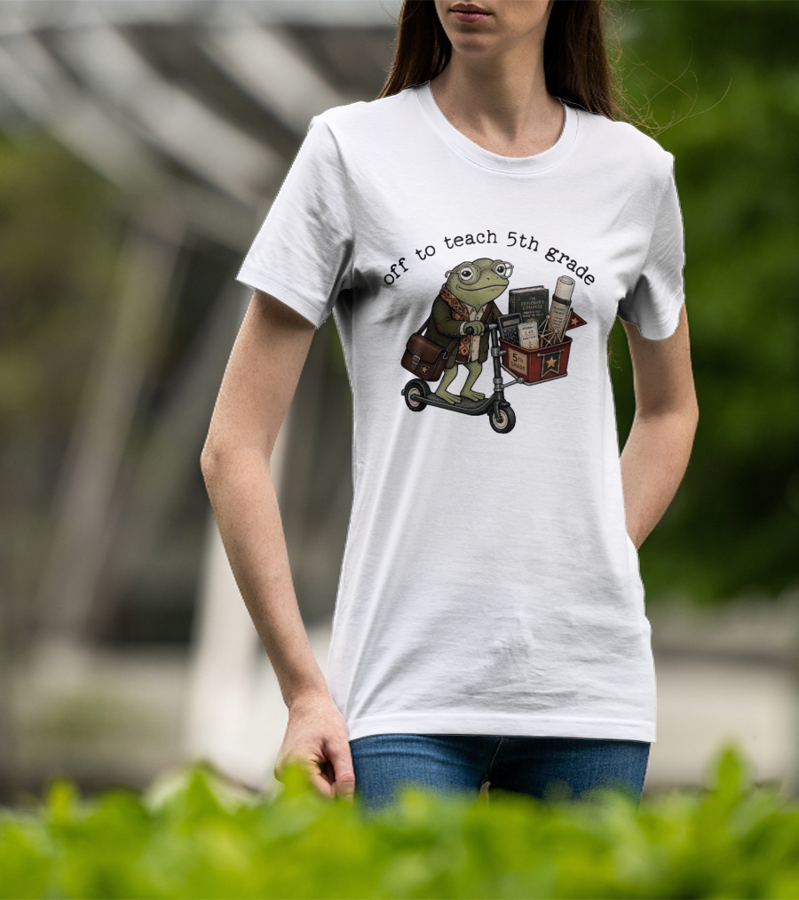 Off To Teach 5th Grade Frog Teacher Scooter Back To School T-Shirt