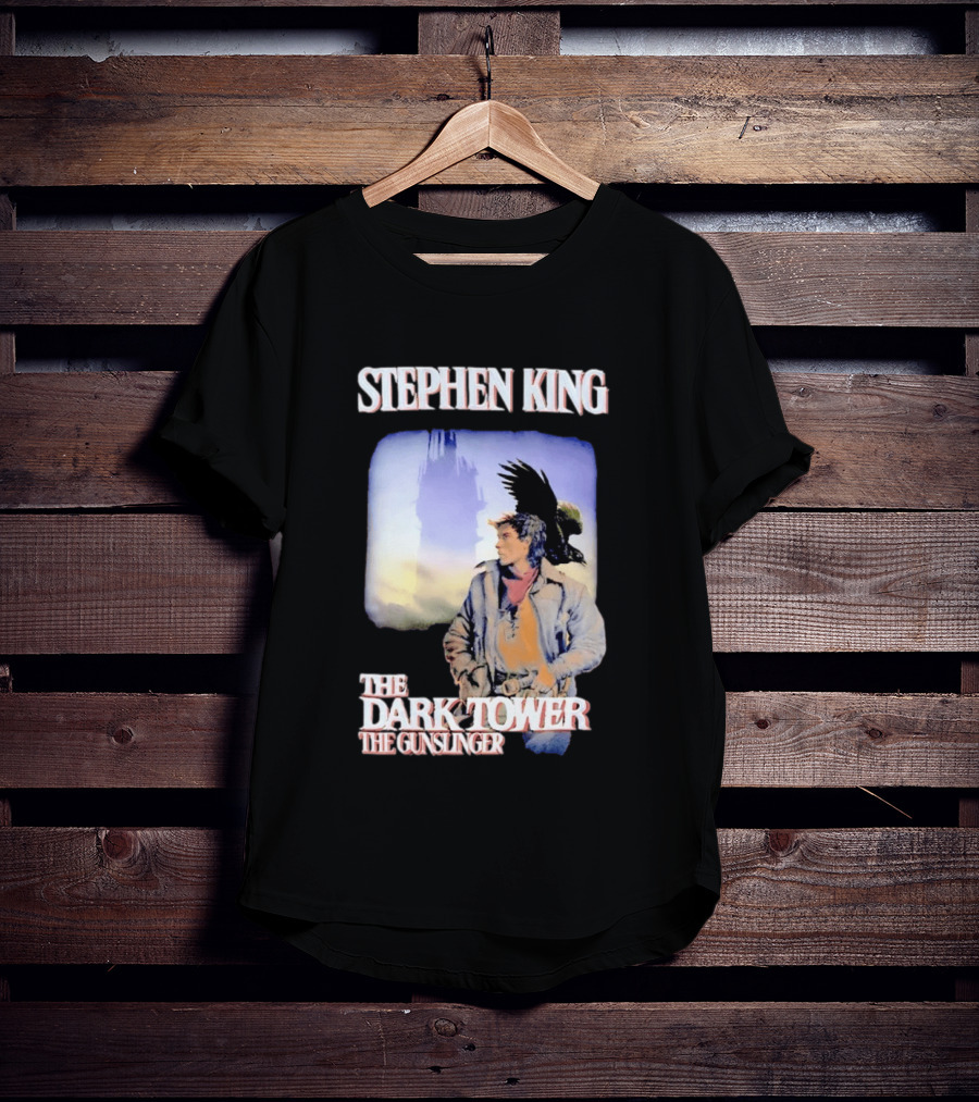 Stephen King The Dark Tower The Gunslinger Artwork With Gunslinger And Raven T-Shirt
