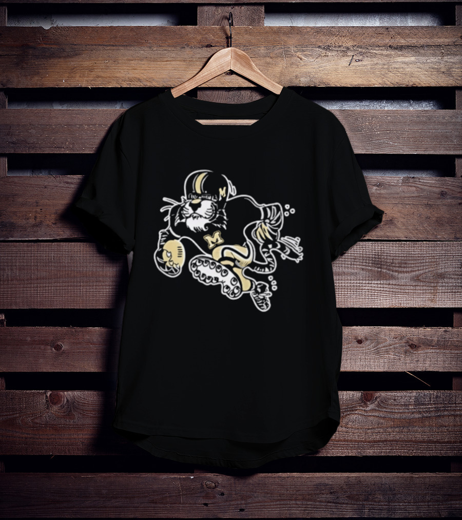 Missouri Tigers NCAA Cartoon Football Player Sketch T-Shirt