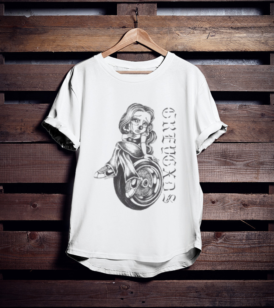 Greygxds Women's Lady Luck Raglan Vintage Style Art With Wheel T-Shirt