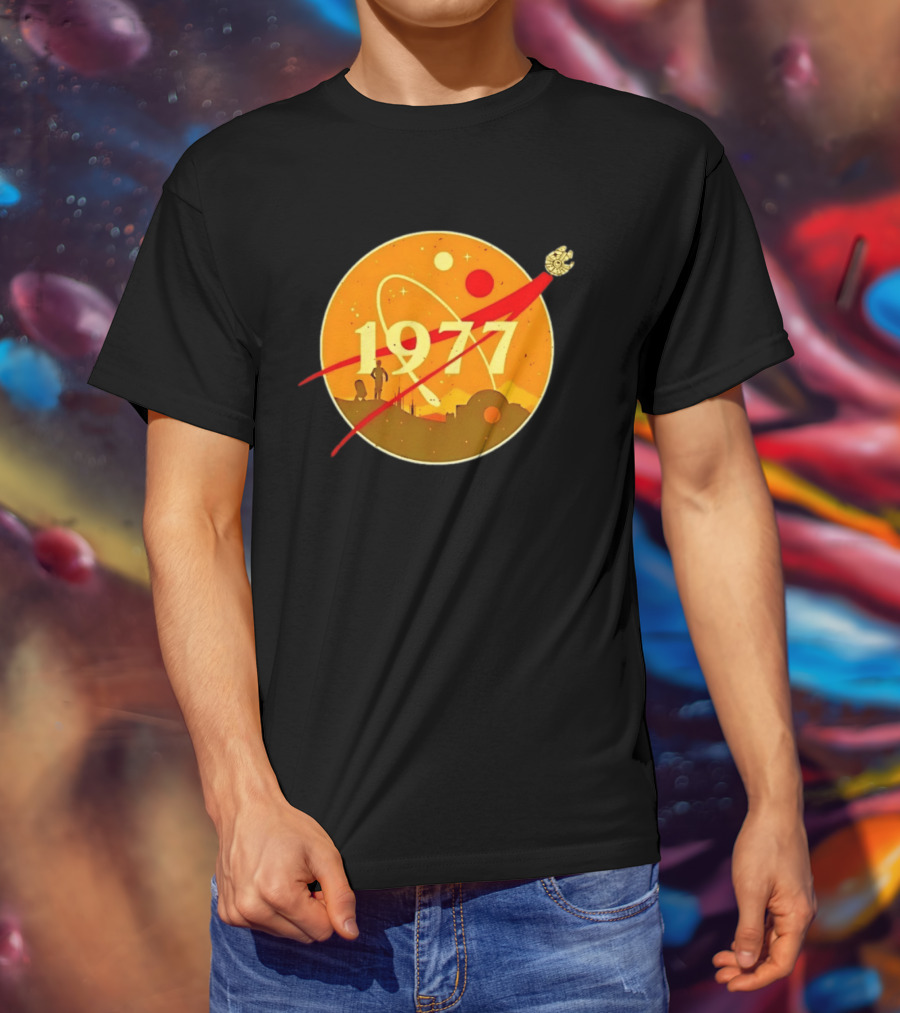 Star Wars 1977 Millennium Falcon Space Desert Silhouette Planetary Orbit T-Shirt