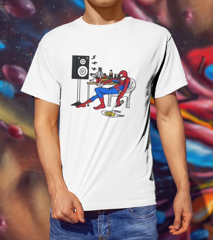 Spider Man Te Quiero Romo Drinking Marvel Speaker Table Scene T-Shirt