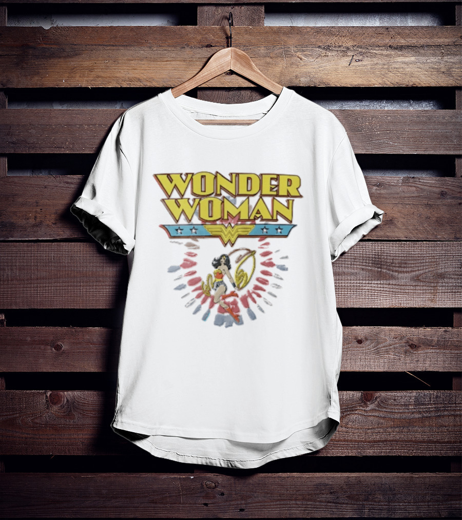 Wonder Woman Comic Superhero Swirling Golden Lasso T-Shirt