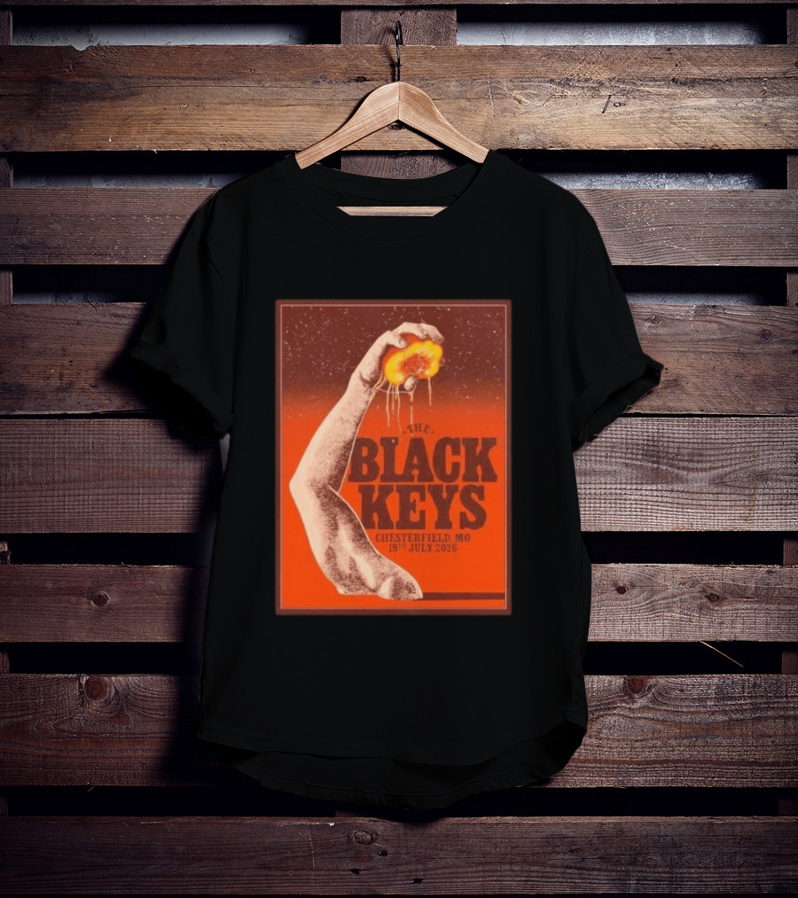 The Black Keys Chesterfield MO July 19 2026 Concert Vintage Hand Holding Peach T-Shirt