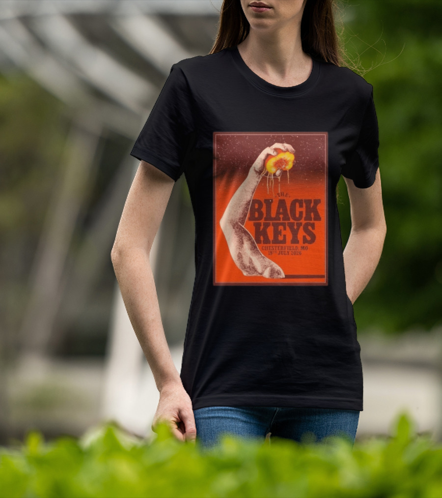 The Black Keys Chesterfield MO July 19 2026 Concert Vintage Hand Holding Peach T-Shirt