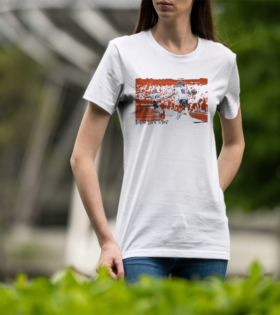 Never Let It Rest Chicago Bears Number 18 And 10 Football Scene T-Shirt