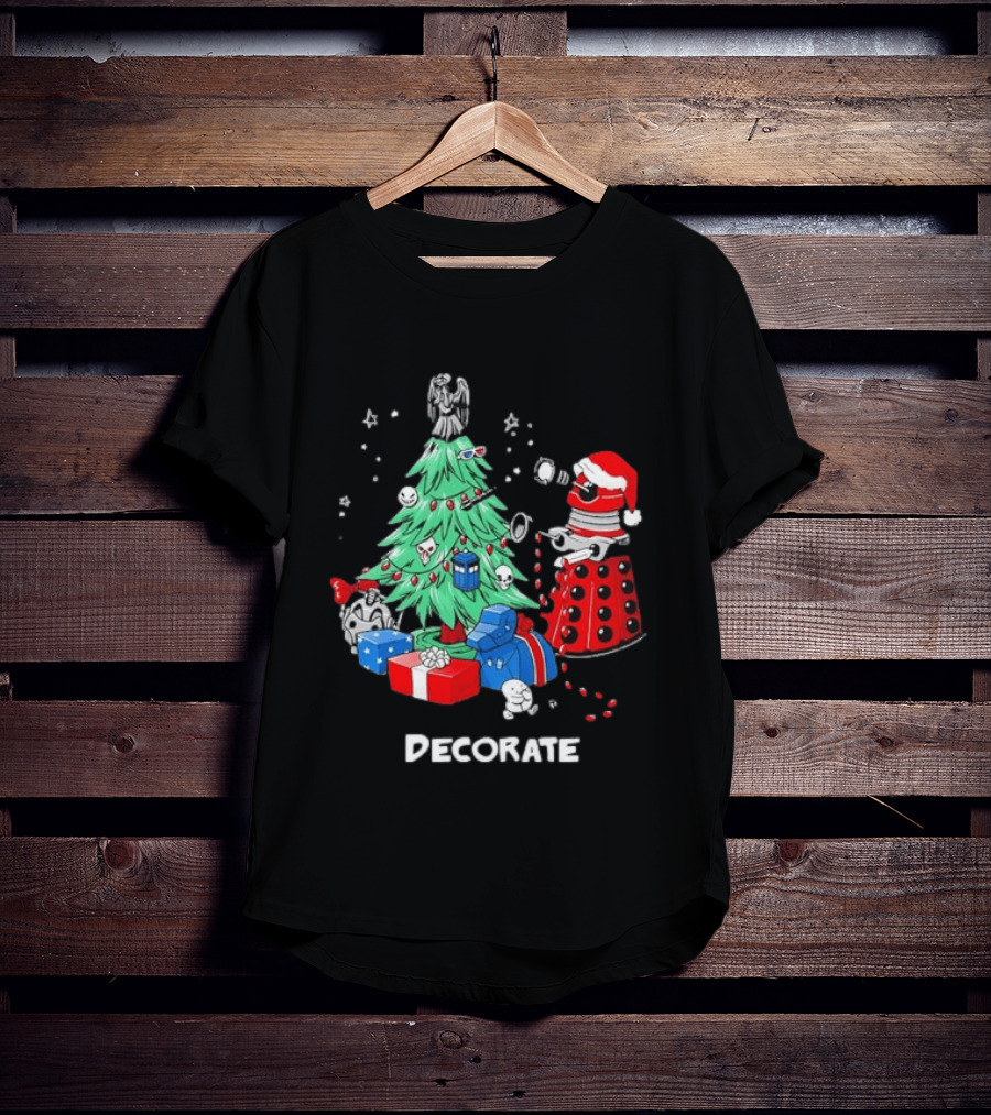 Doctor Who Dalek Christmas Tree Decorate Scene T-Shirt