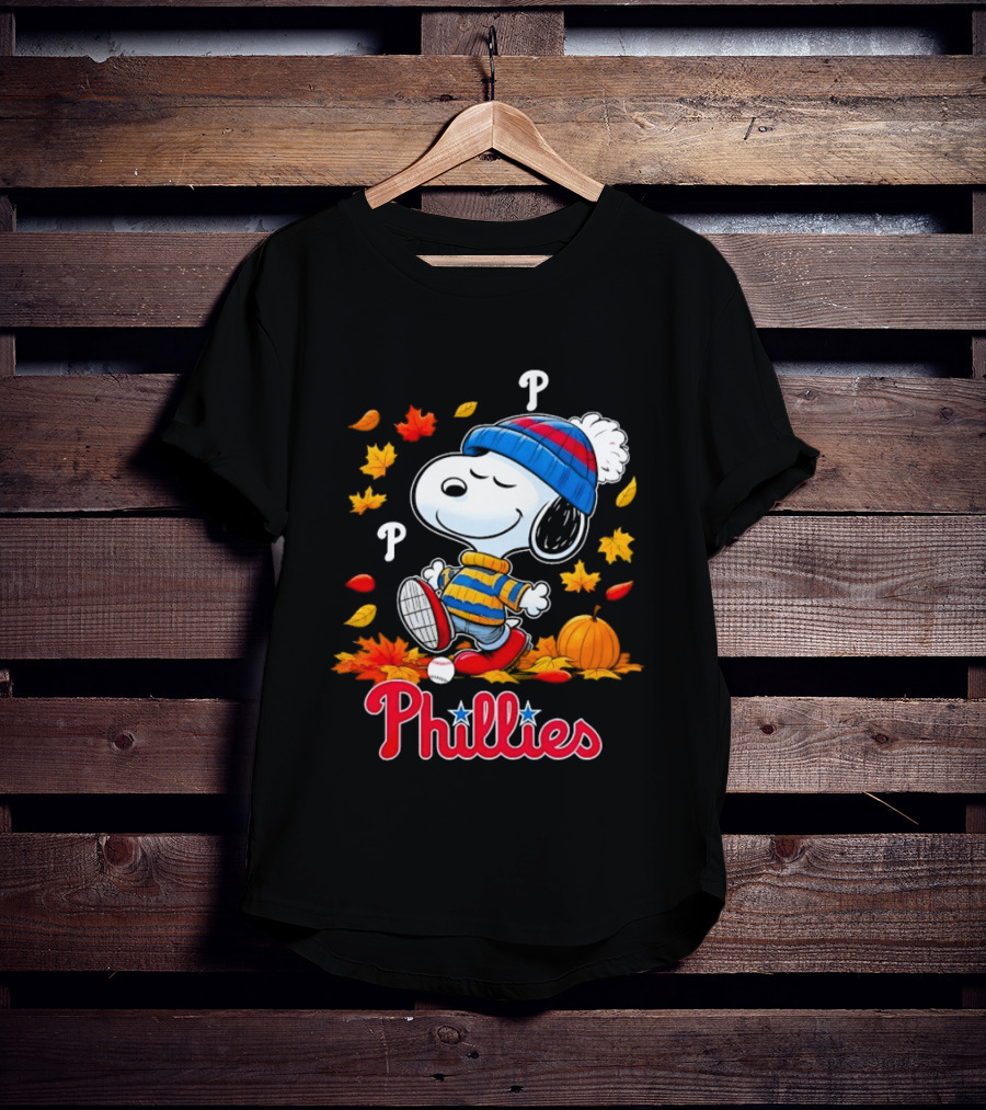 Snoopy Philadelphia Phillies Autumn Leaves Pumpkin Baseball Fan T-Shirt