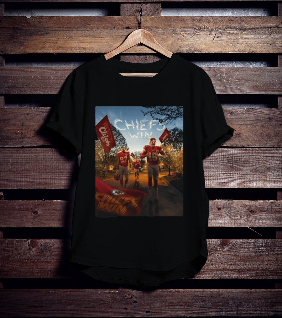 Kansas City Chiefs Winning Moment Patrick Mahomes Travis Kelce Chiefs Win T-Shirt