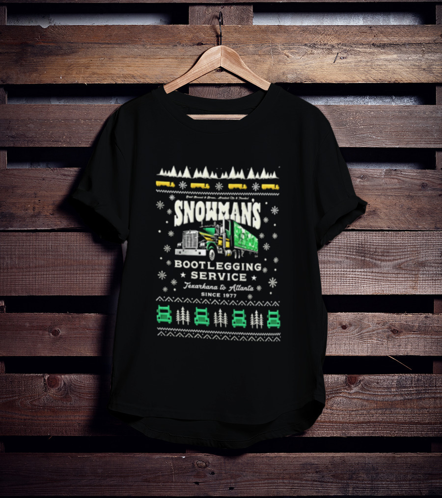 Snowmans Boot Service Texarkana To Atlanta 1977 Semi Truck Snowflakes Pine Trees Christmas T-Shirt