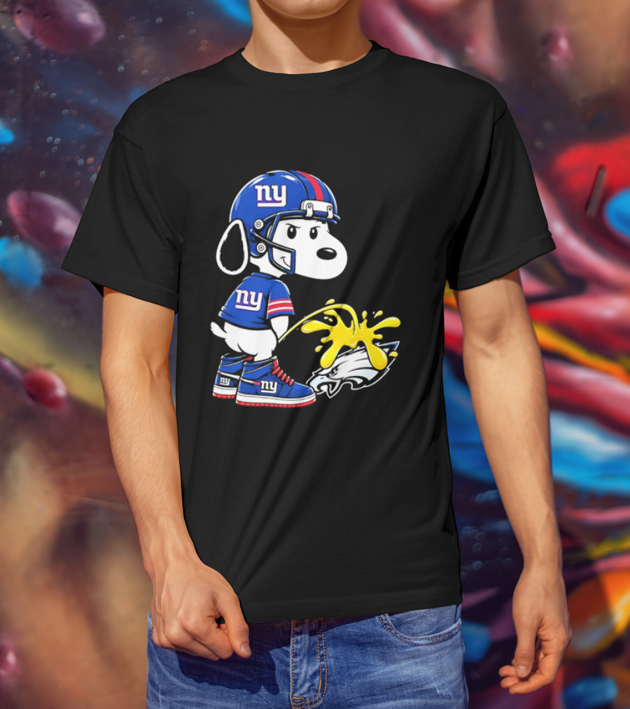 Snoopy New York Giants Pees On Philadelphia Eagles Rivalry T-Shirt