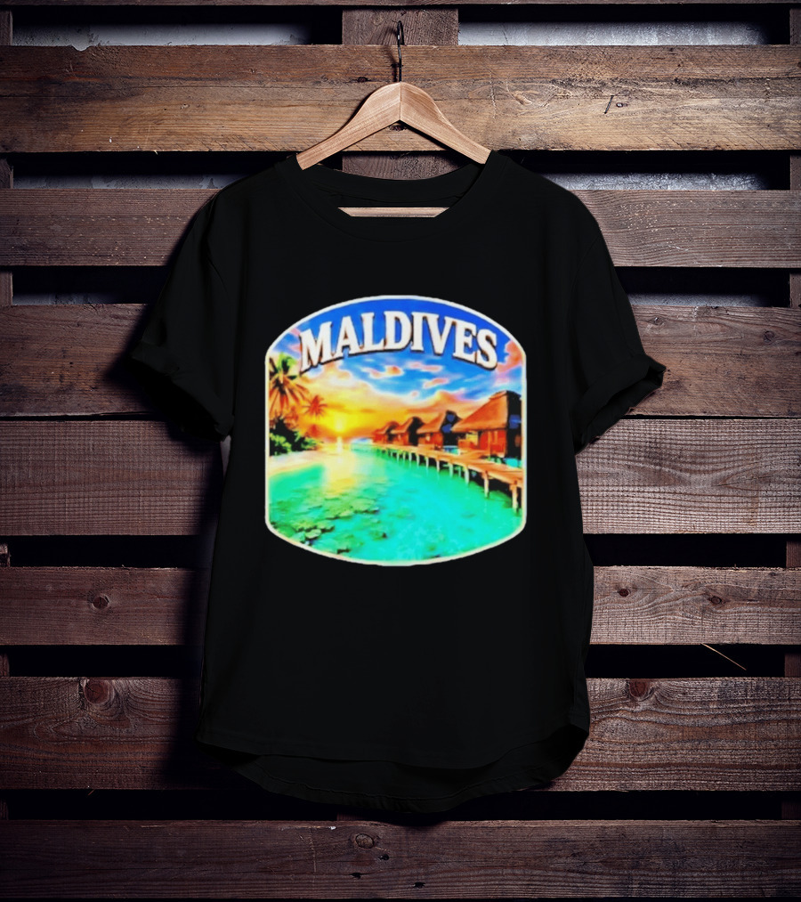 Maldives Tropical Sunset Overwater Bungalows Exquisite Island Escape T-Shirt