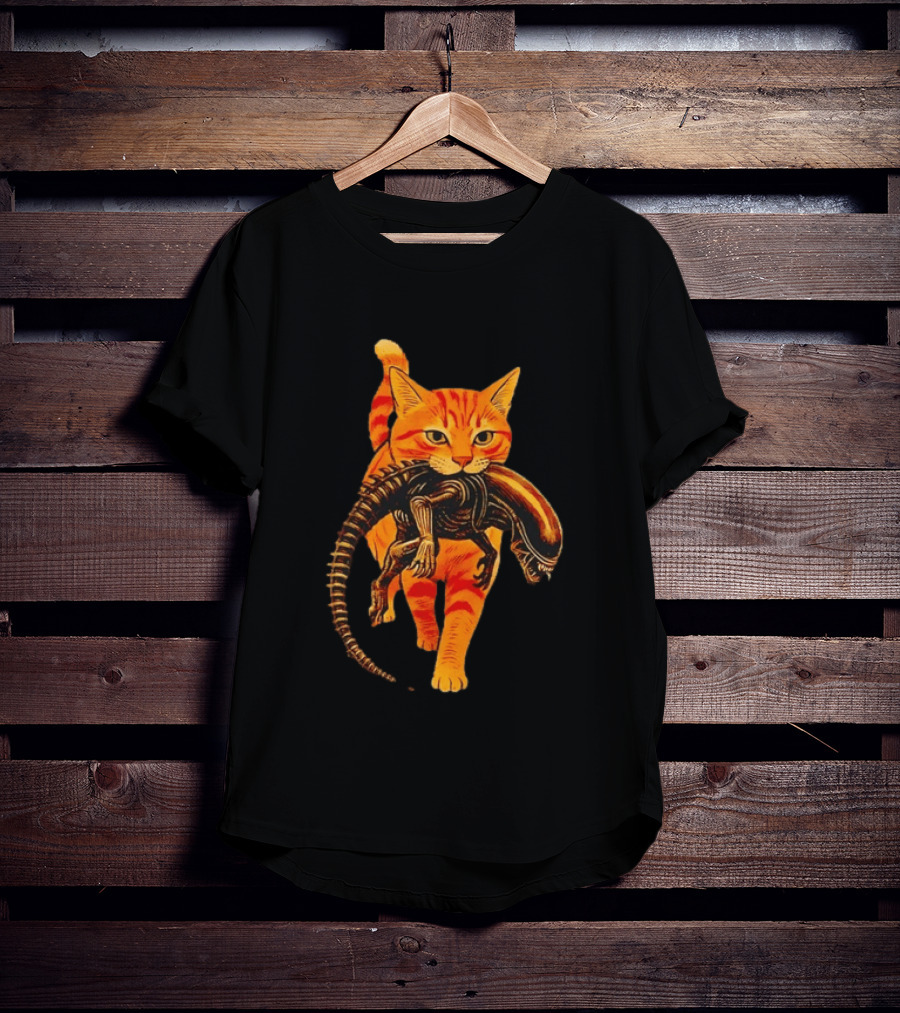 Orange Tabby Cat Holding Alien Xenomorph Iconic Fusion T-Shirt
