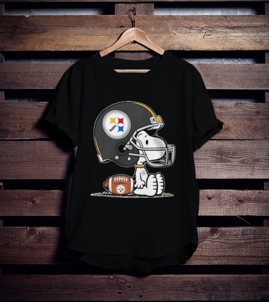 Snoopy Pittsburgh Steelers Cartoon Dog Football Helmet Player T-Shirt