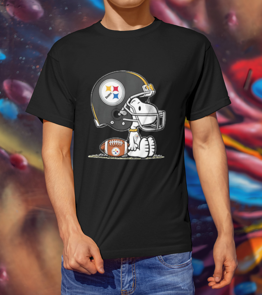 Snoopy Pittsburgh Steelers Cartoon Dog Football Helmet Player T-Shirt