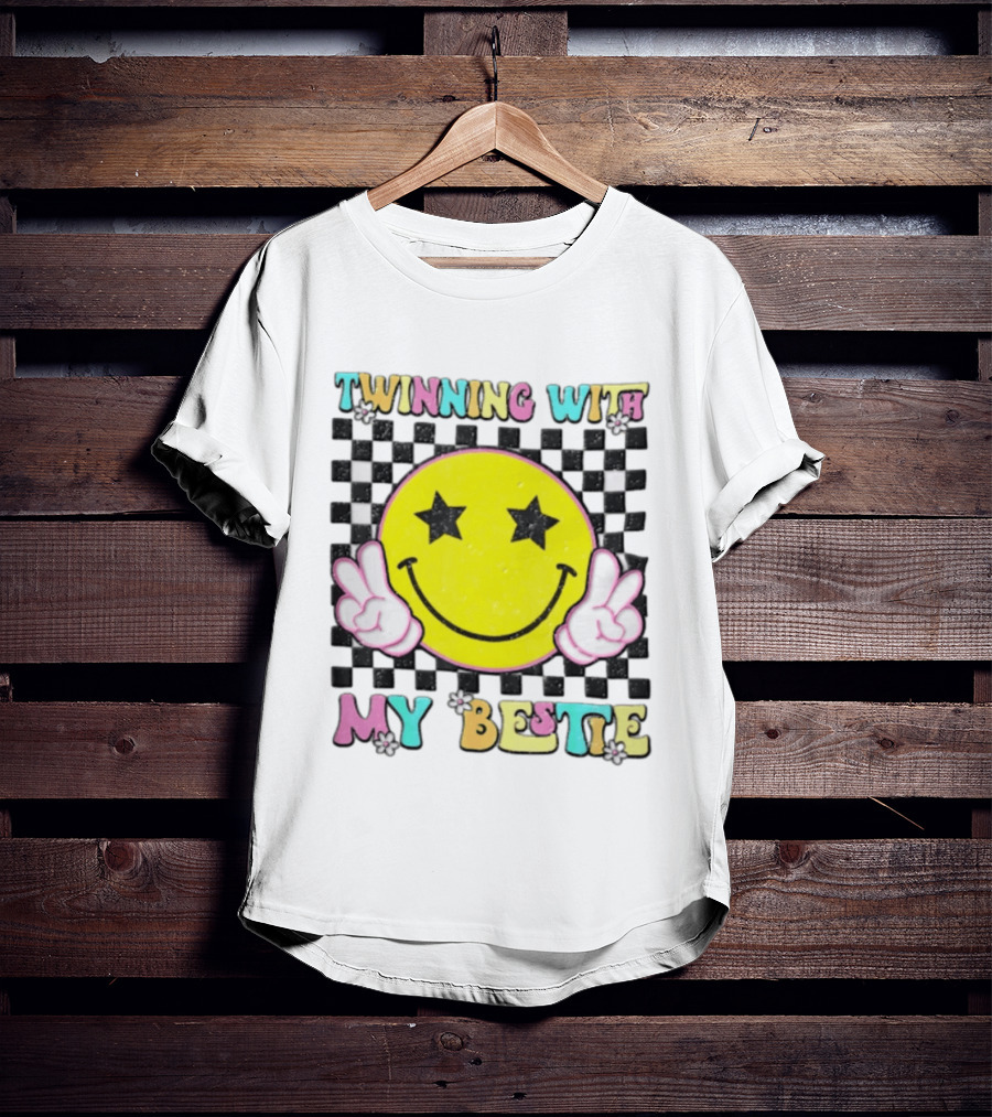 Twinning With My Bestie Yellow Smiley Face Checkered Star Eyes Peace Signs T-Shirt