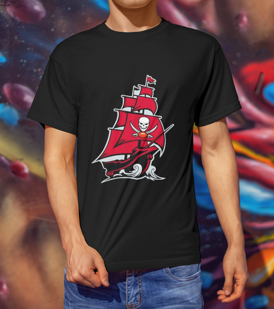 Tampa Bay Buccaneers Pirate Ship Skull Football T-Shirt