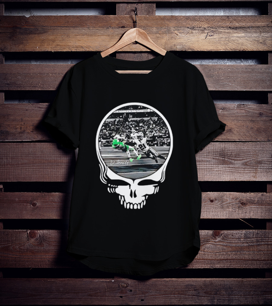 DeVonta Smith Philadelphia Eagles Football Action Skull T-Shirt