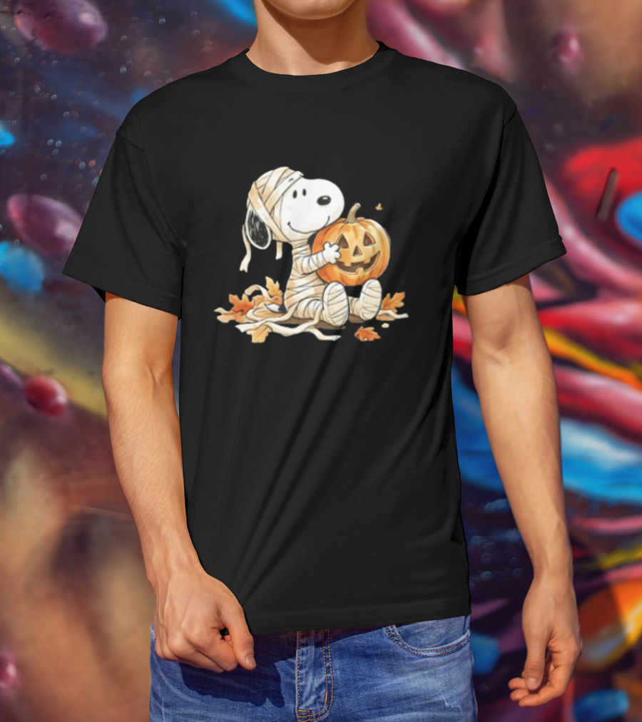 Mummy Snoopy Holding Jack O Lantern Halloween Peanuts Cartoon T-Shirt
