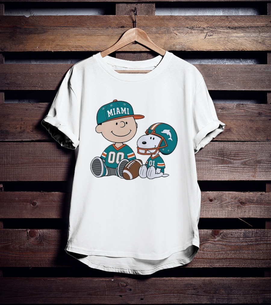 Miami Dolphins Charlie Brown Snoopy Football Fans 00 01 Jersey T-Shirt