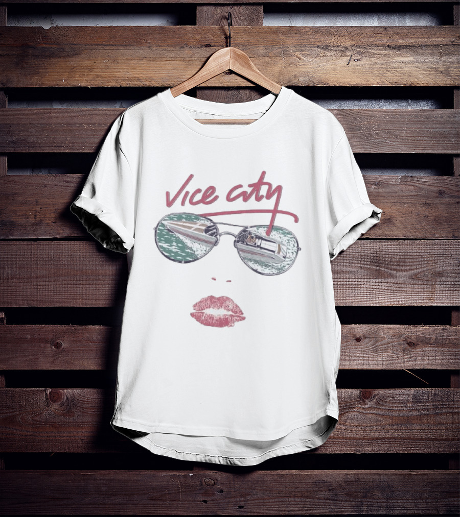 Miami Heat Duvin NBA Vice City Aviator Sunglasses Speedboats Reflection T-Shirt
