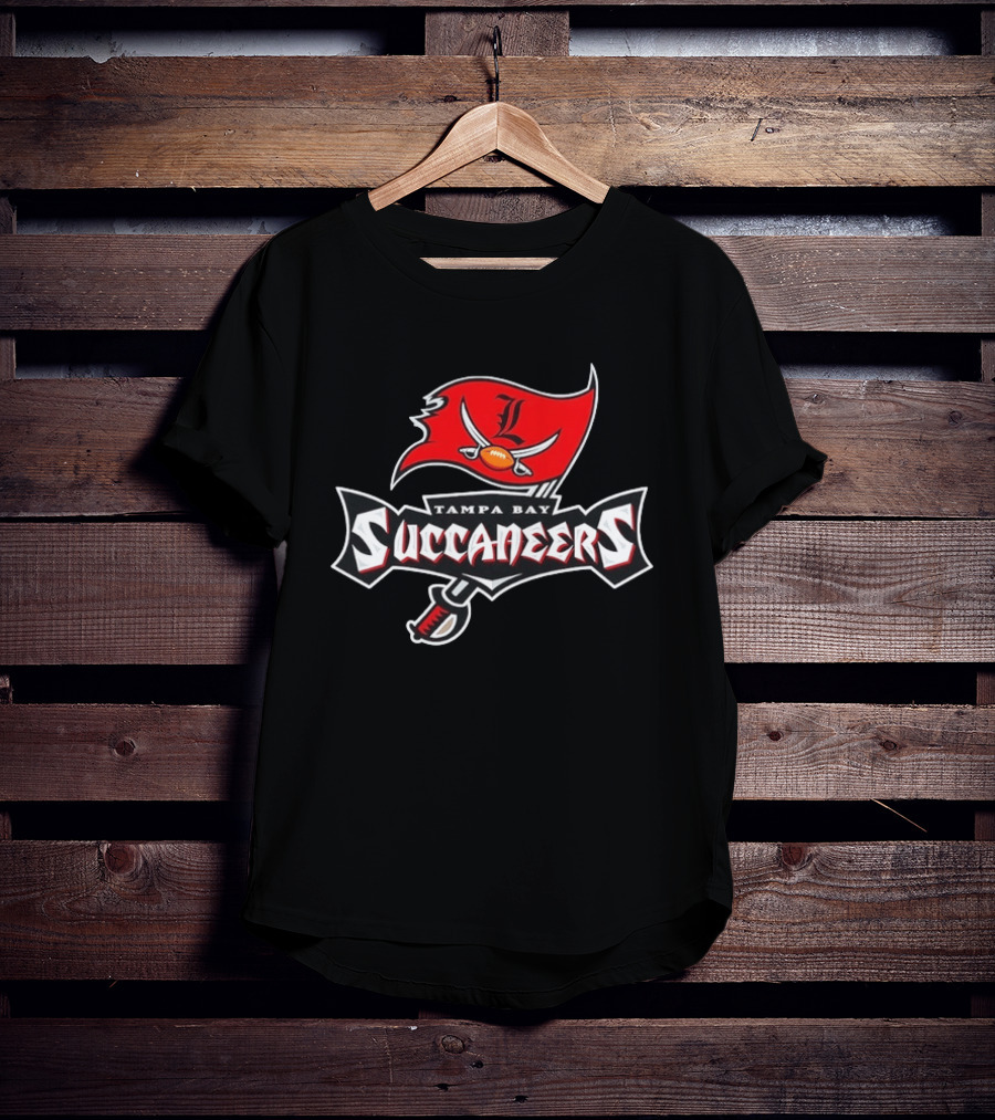 Tampa Bay Succaneers Football Pirate Flag Logo Sports Team T-Shirt