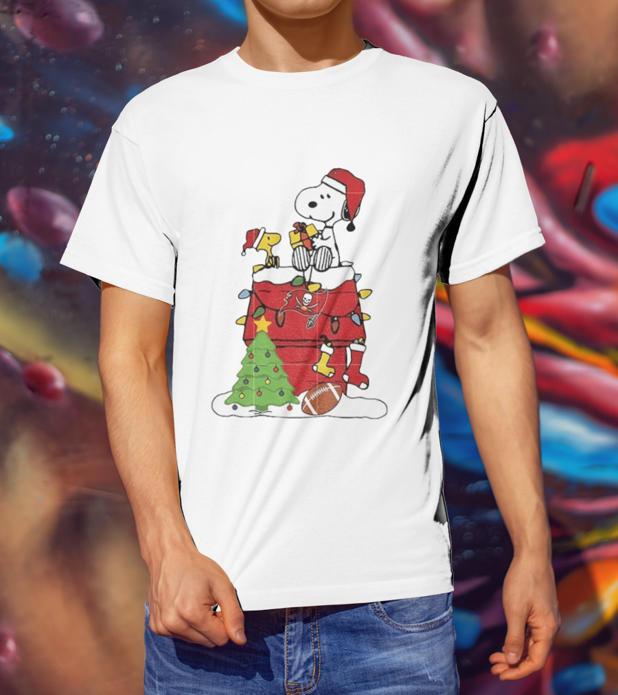 Snoopy Merry Christmas Tampa Bay Buccaneers 2026 Football Holiday Peanuts Santa Hat T-Shirt