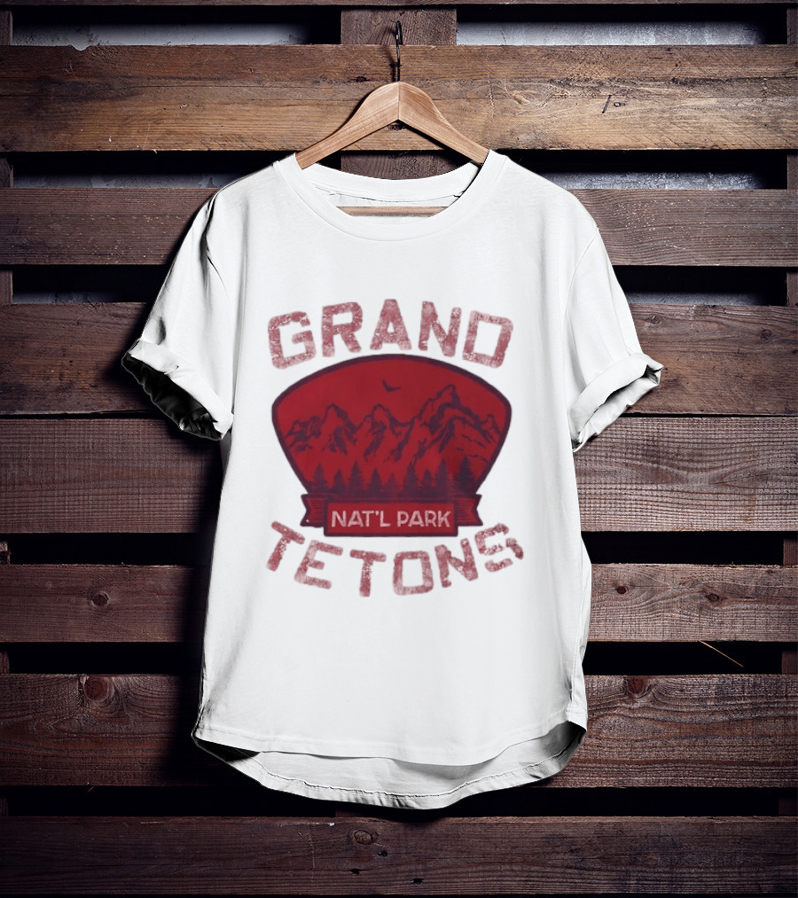 Grand Tetons Nat'l Park Distressed Mountain Landscape T-Shirt