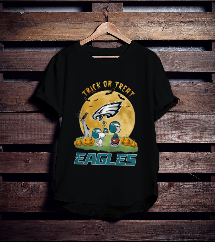 Philadelphia Eagles Trick Or Treat Snoopy Charlie Brown Full Moon Pumpkins T-Shirt