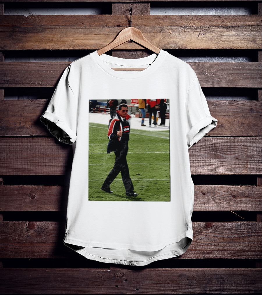 Mike Ditka Chicago Bears Coach Iconic Sideline Moment T-Shirt
