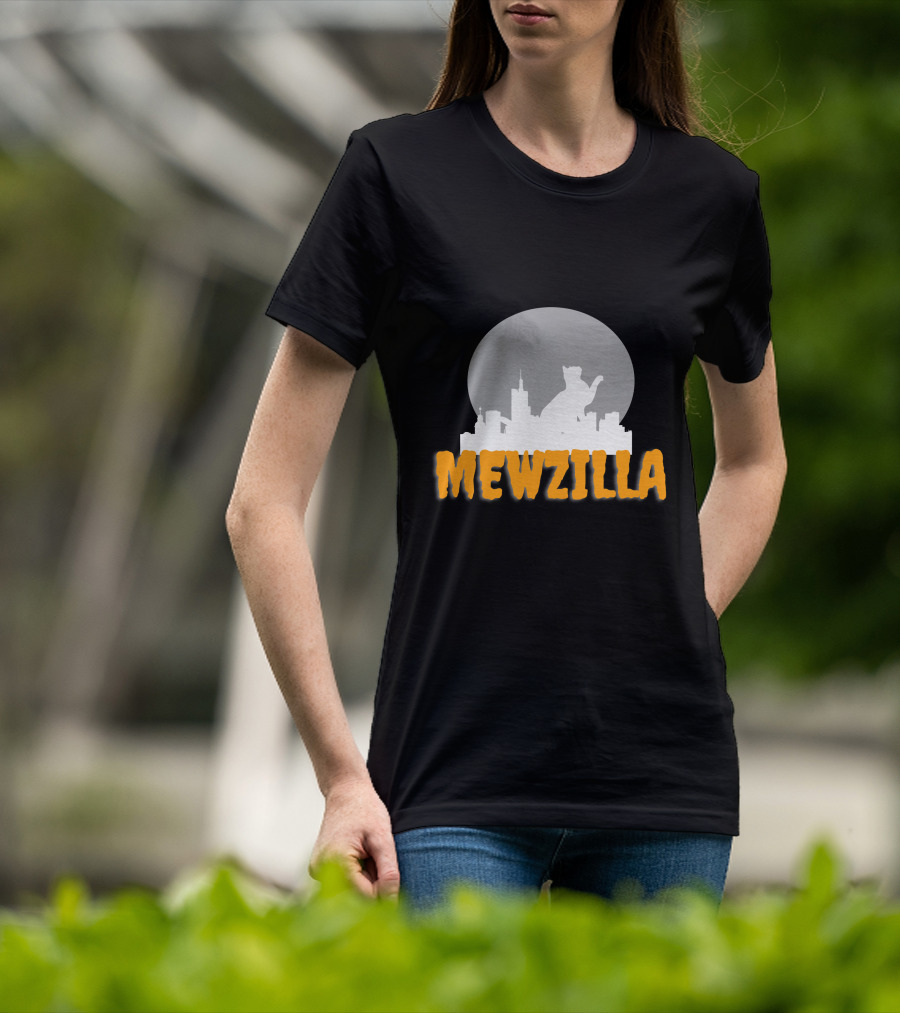 Mewzilla Cat Silhouette Over City Skyline Full Moon T-Shirt