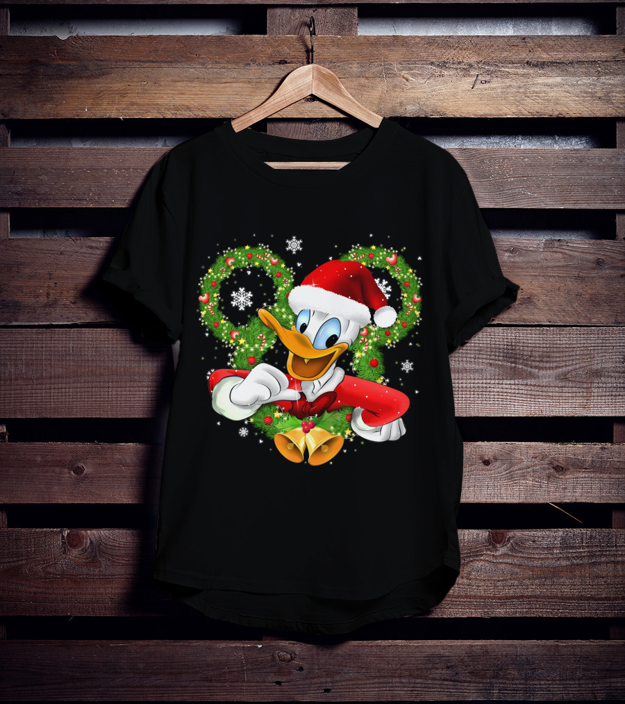 Santa Donald Duck Christmas Wreath Snowflakes T-Shirt