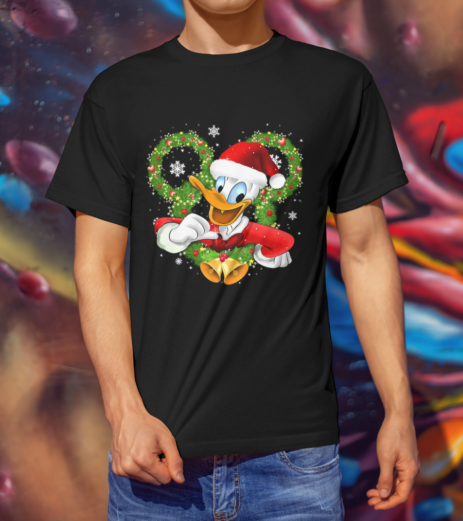 Santa Donald Duck Christmas Wreath Snowflakes T-Shirt