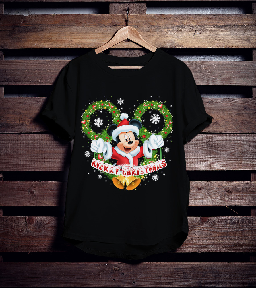 Mickey Mouse Merry Christmas Wreaths And Snowflakes T-Shirt