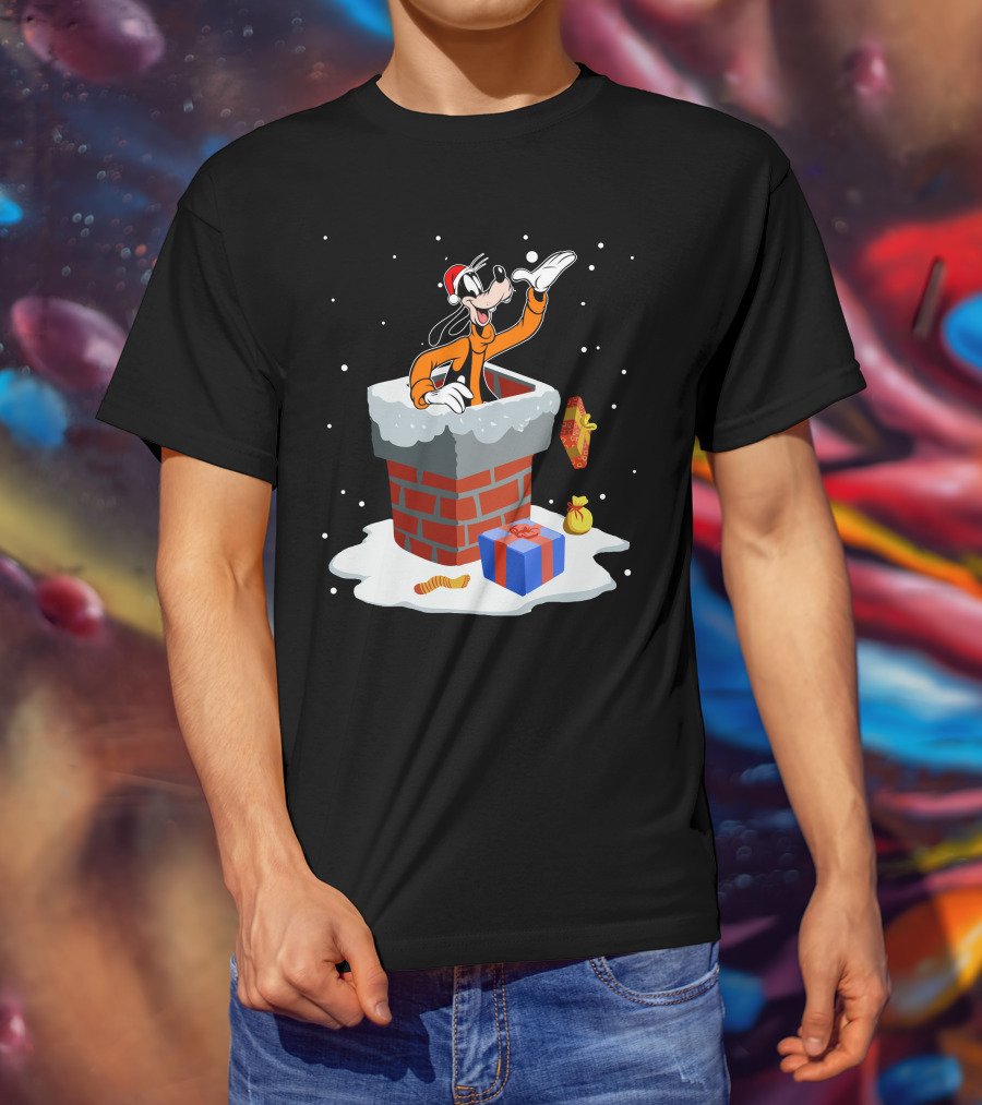 Goofy In Santa Hat Popping Out Of Snowy Chimney With Christmas Gifts T-Shirt