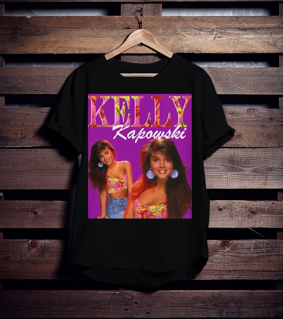 Kelly Kapowski Saved By The Bell 90s Iconic Style Retro Vibes T-Shirt
